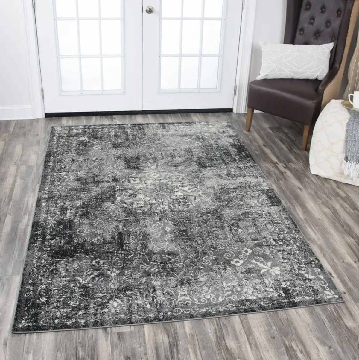 Panache Gray/Black Central Medallion Floral Polypropylene 9'10" x 12'6" Rectangle Rug