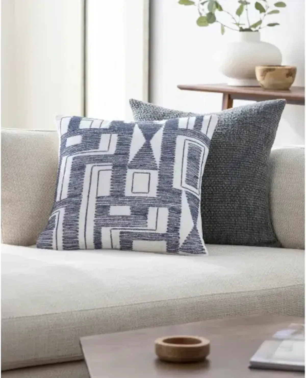 Alvarez AVZ-001 22"L x 22"W Accent Pillow