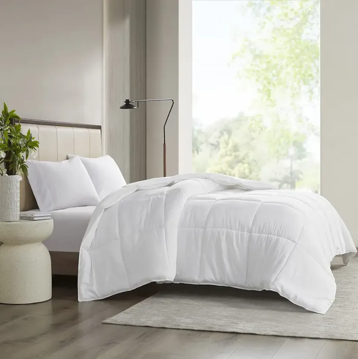 Madison Park Winfield White 300 Thread Count Cotton Shell Luxury Down Alternative Comforter