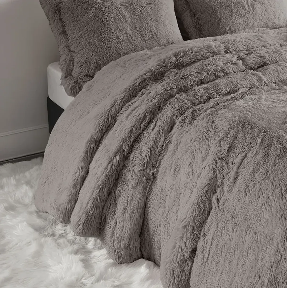 Intelligent Design Malea Grey Shaggy Fur Duvet Cover Set