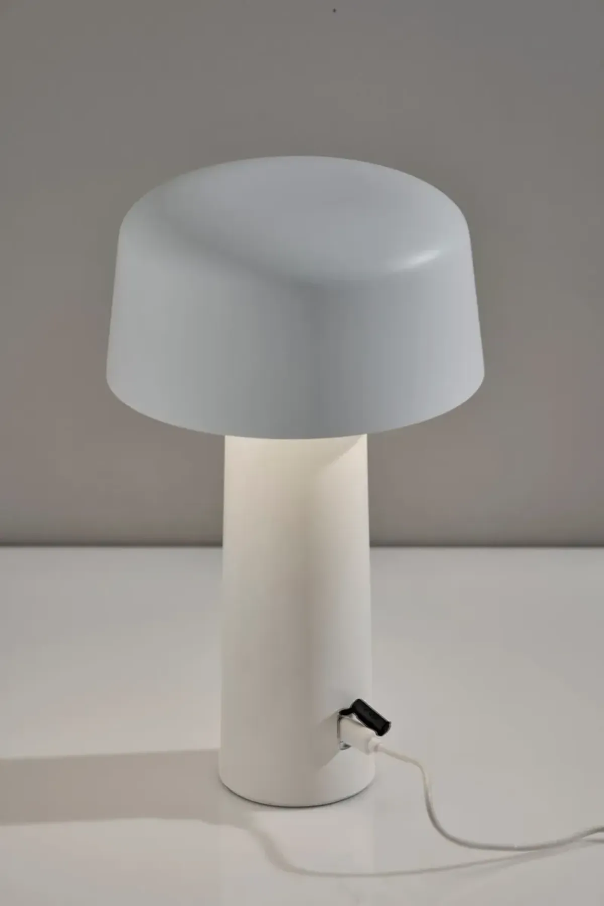 Lenny LED Cordless Table Lamp