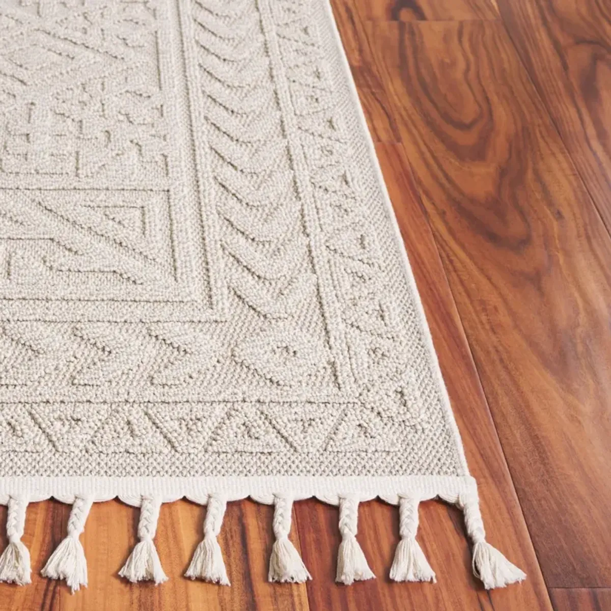 PAROS 110 IVORY 2' x 7' Runner Rug