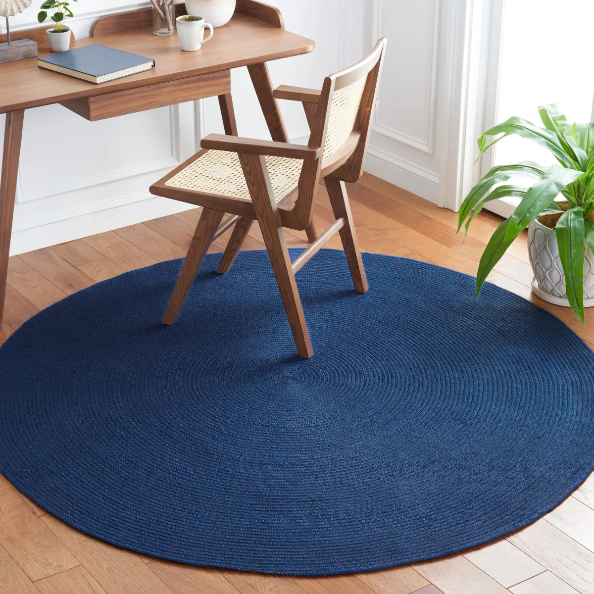 BRAIDED Hand Woven 3' x 3' Round area rug