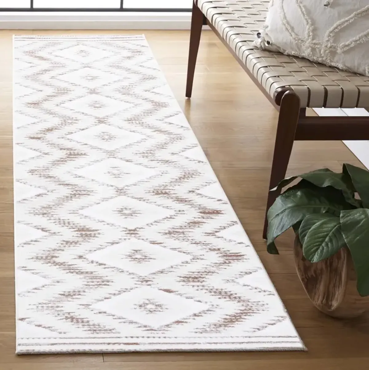 ALAMO 737 Beige 2'-2' X 8' Runner Rug