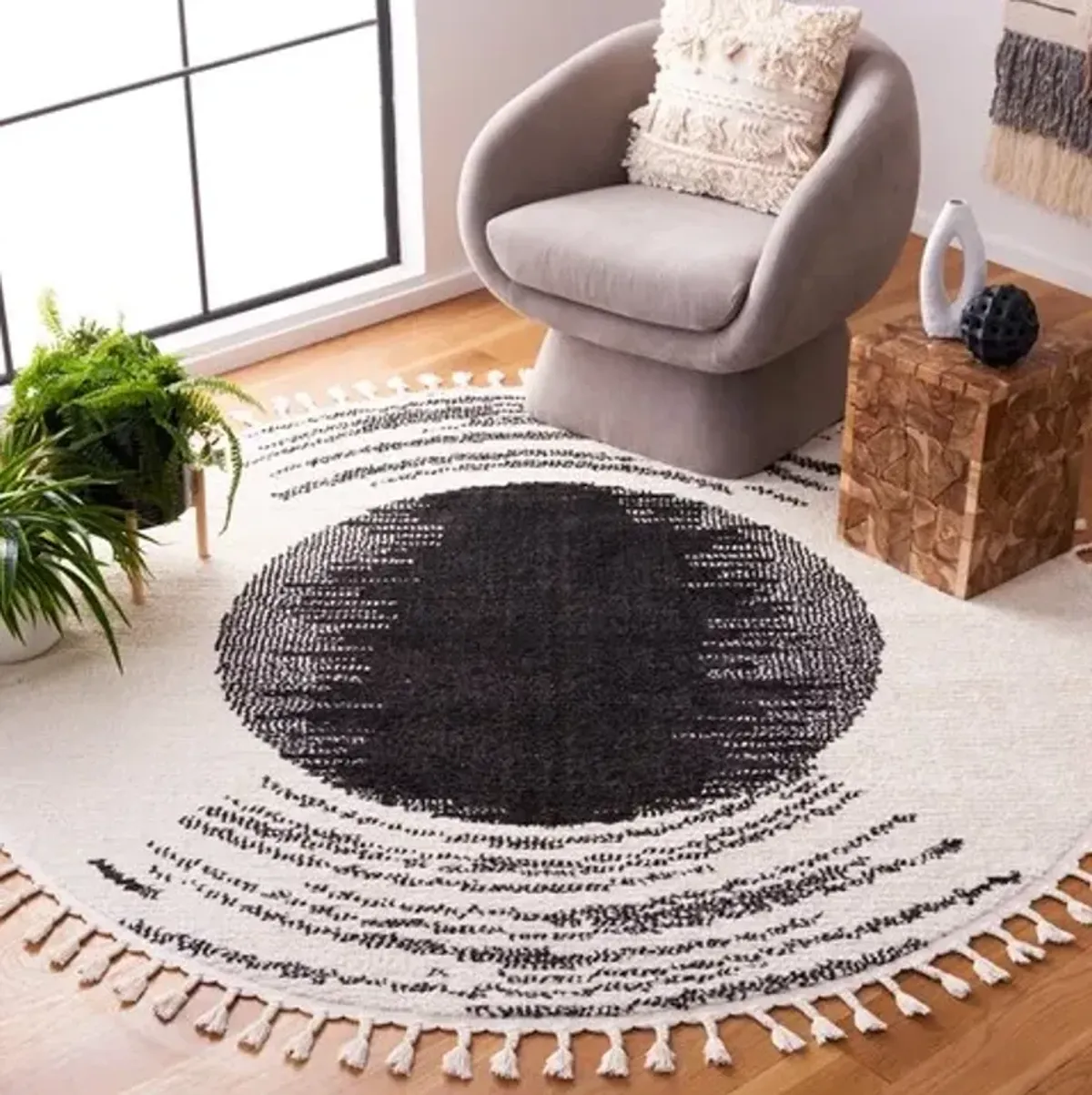 MOROCCAN TASSEL Round Power Loomed 6'-7" x 6'-7"Round Rug