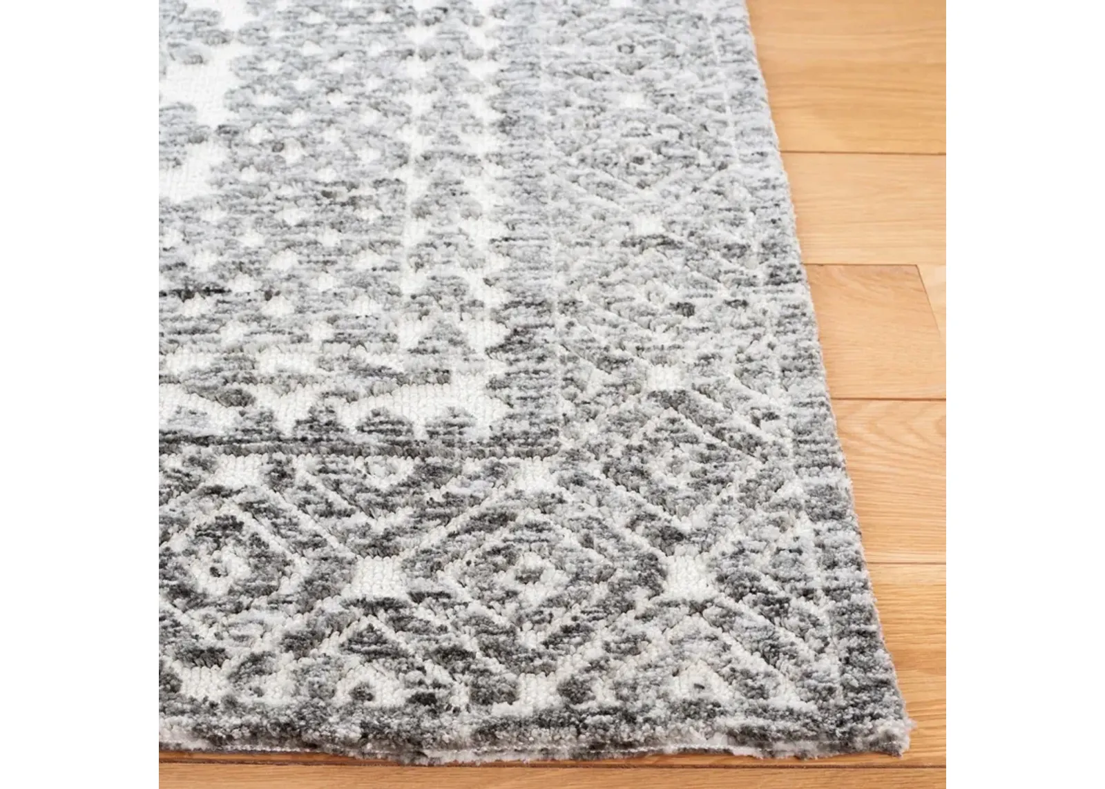 AUDREY 105 Beige 2'-3' X 8' Runner Rug