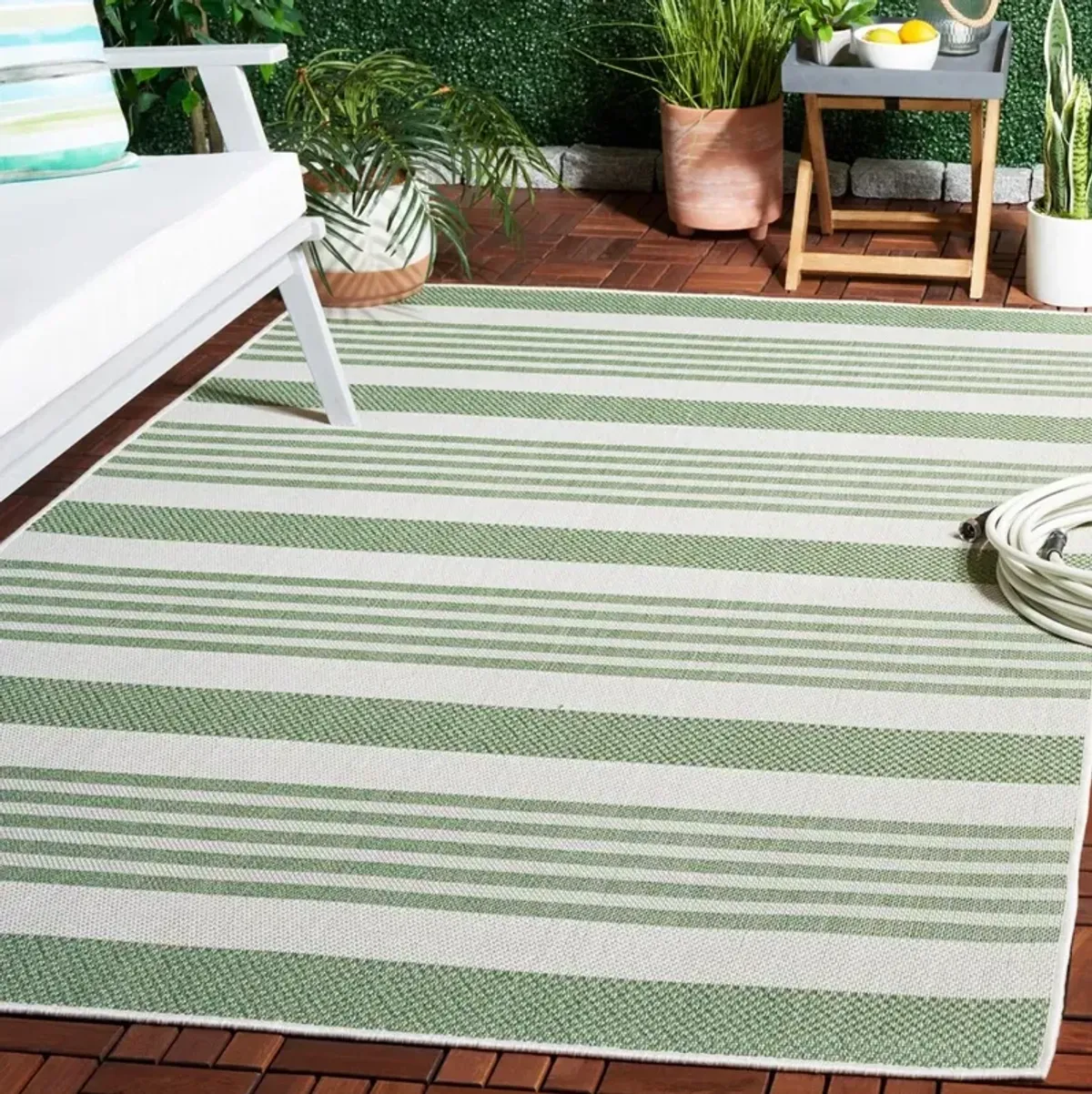 BERMUDA 828 Green 4' X 6' Small Rectangle Rug