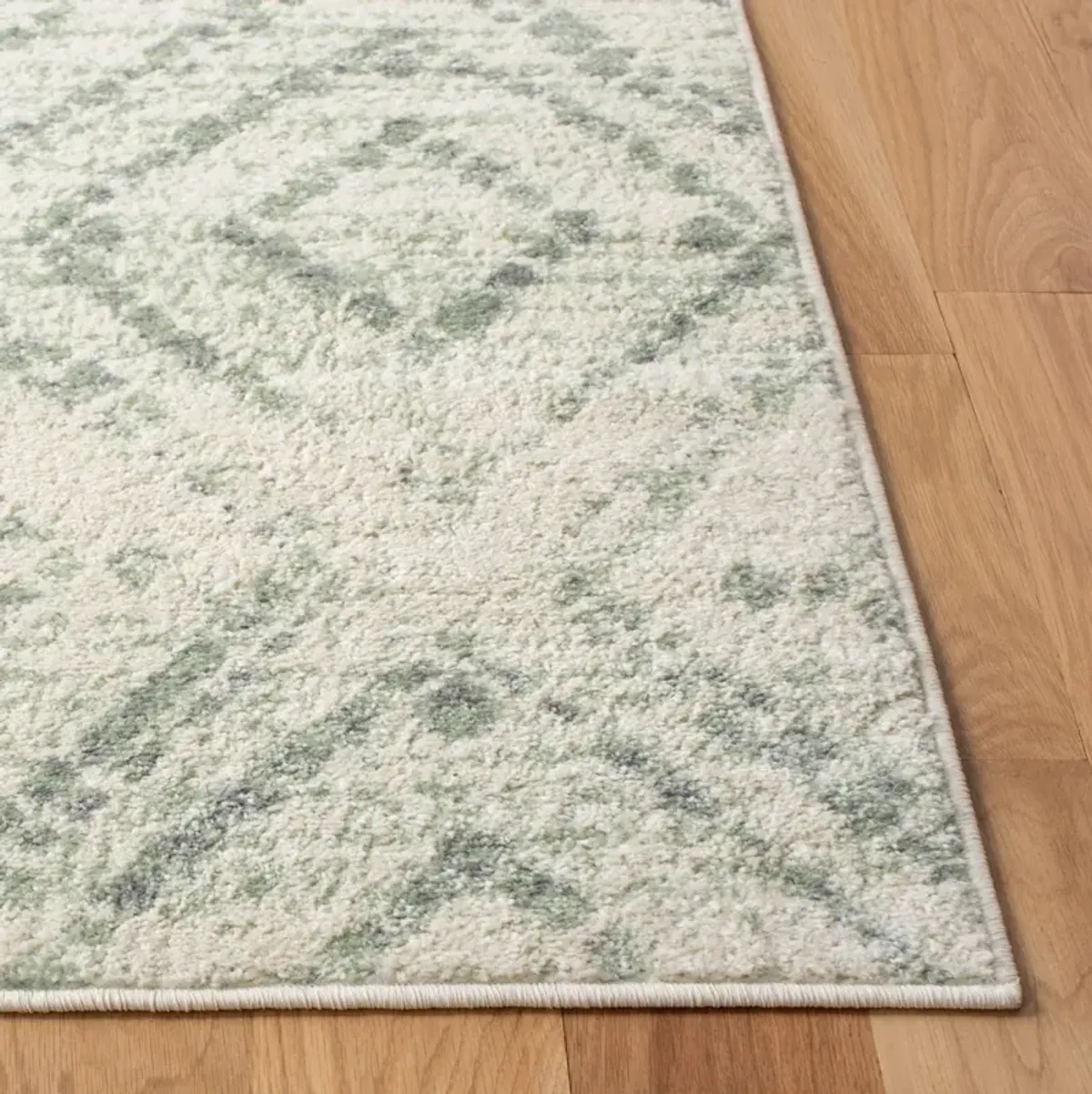 ADIRONDACK 131 IVORY  2'-6' x 6' Runner Rug