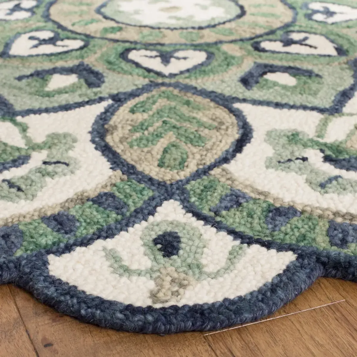 NOVELTY Hand Tufted 11' x 11' Round area rug