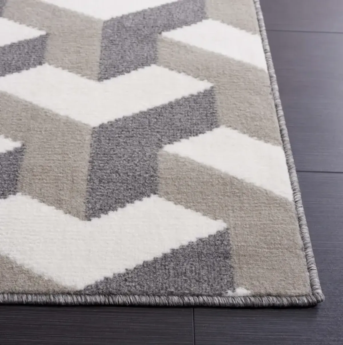 PYRAMID 246 GREY  2'-2' x 8' Runner Rug