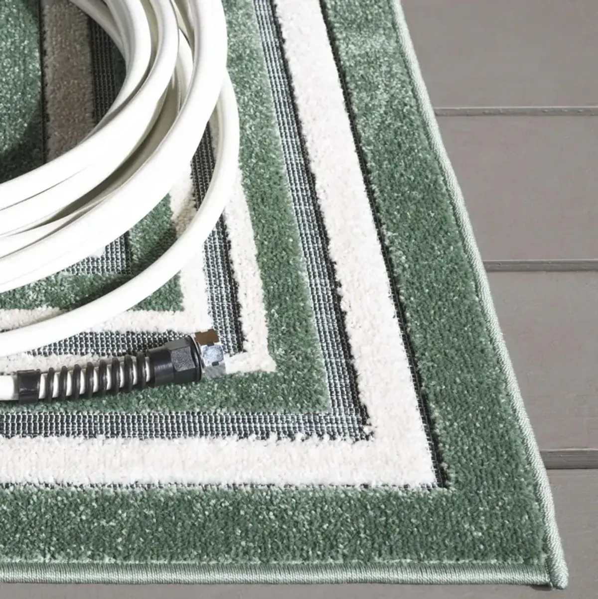 CABANA 634 GREEN  2'-2' x 8' Runner Rug