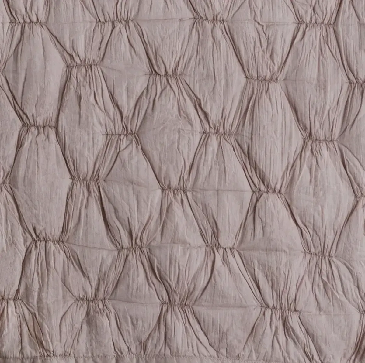 Melissa MLS-1000 68"W x 86"L, 26"W x 20"L Quilt