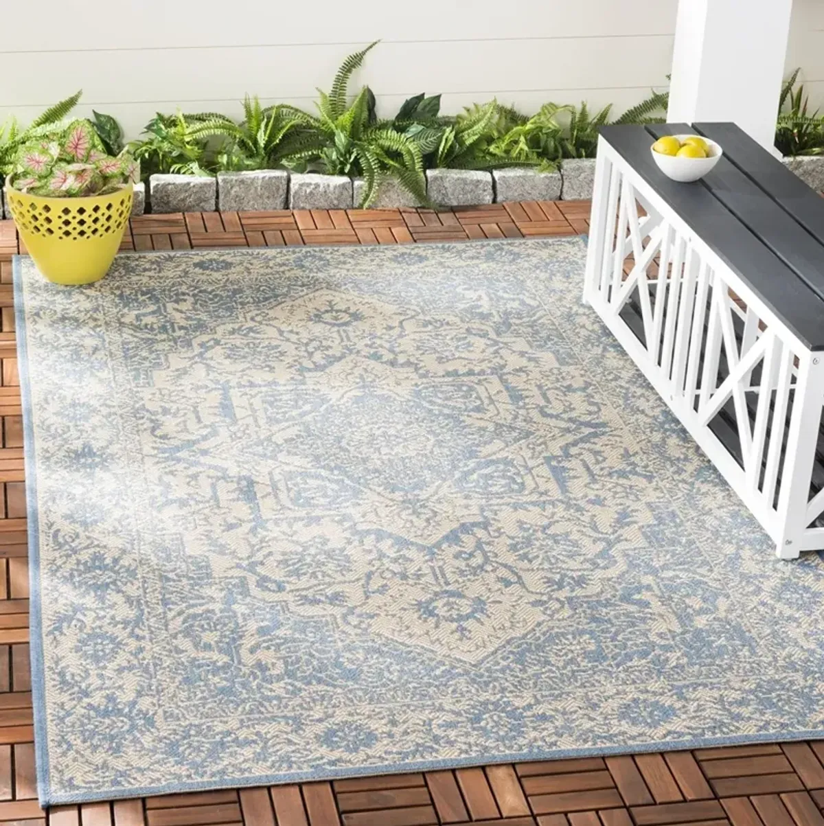 BEACH HOUSE 139 Blue 2'-2' X 4' Accent Rug