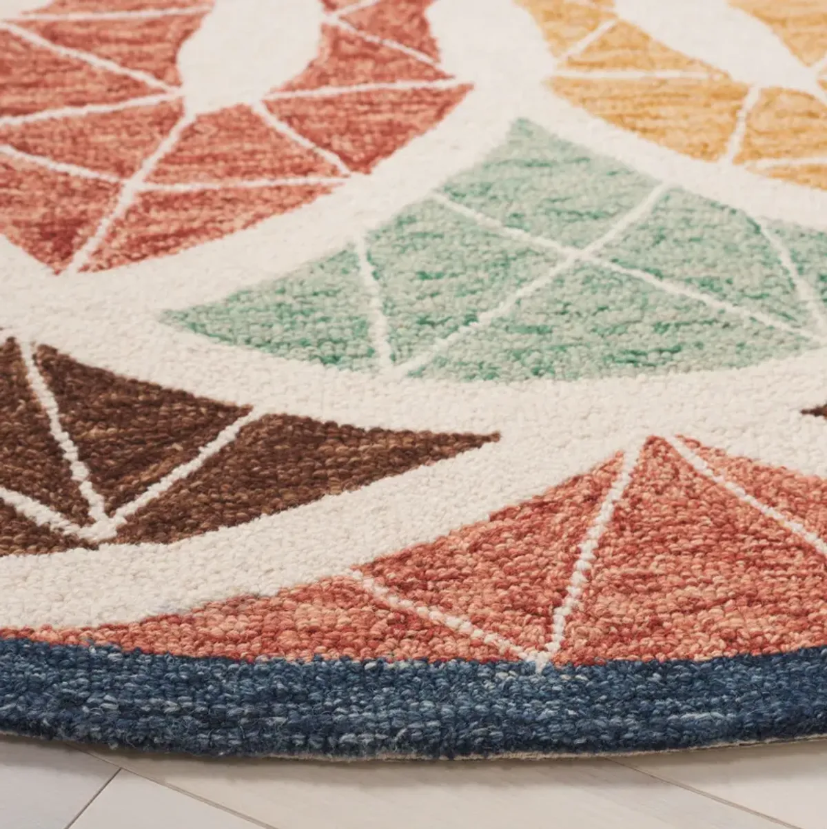 NOVELTY Hand Tufted 6' x 6' Round area rug