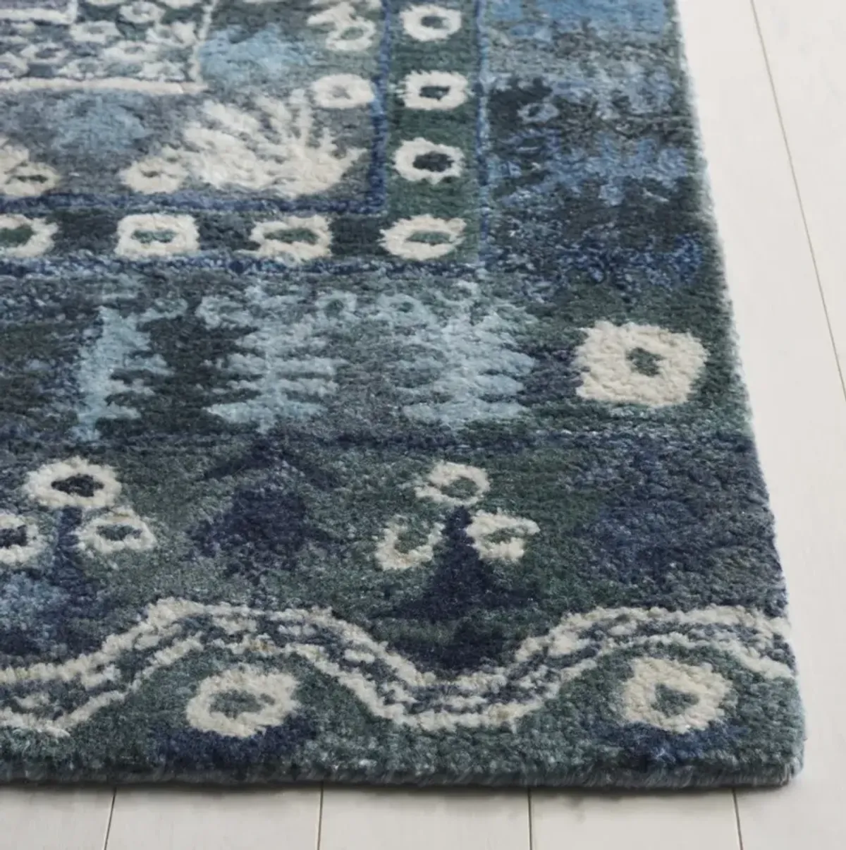 ANATOLIA 410 NAVY  2'-3' x 8' Runner Rug