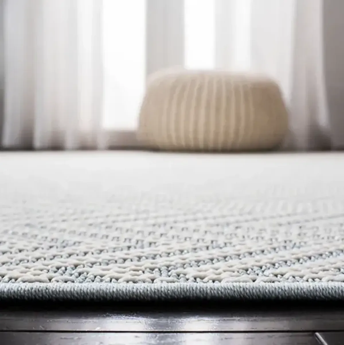Safavieh BERMUDA 800 Collection BMU812M-8 Light Blue / Cream 8' X 10'