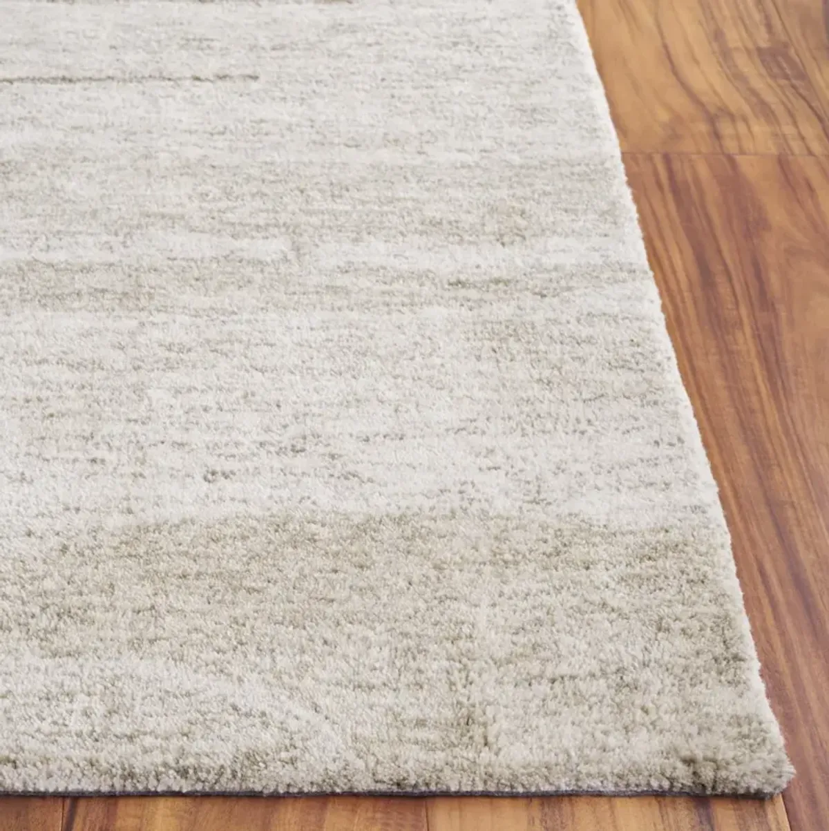 EBONY 221 LIGHT GREEN  2'-3' x 9' Runner Rug