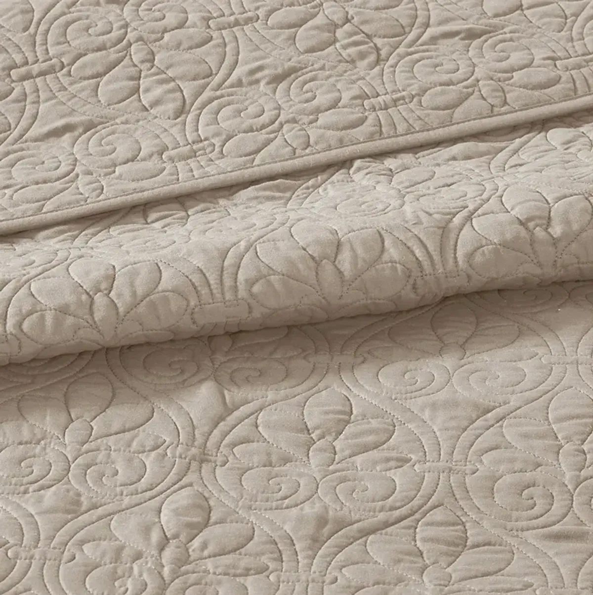 Madison Park Quebec Khaki Reversible Quilt Set