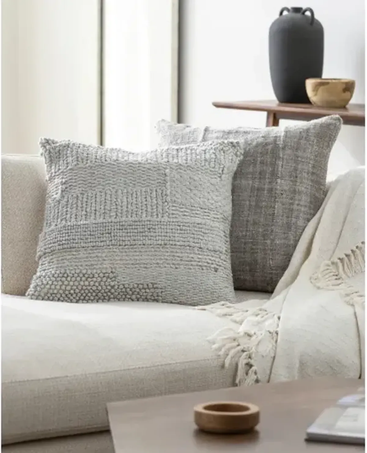 Nauru NAU-001 22"L x 22"W Accent Pillow