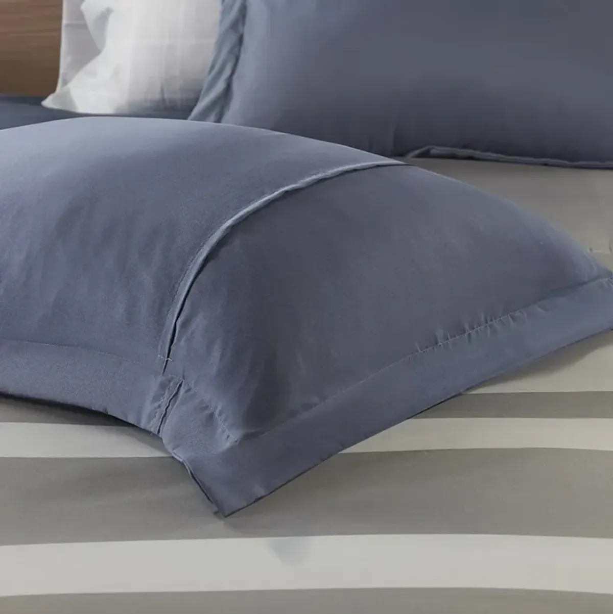 Intelligent Design Marsden Blue/Grey Striped Comforter Set with Bed Sheets