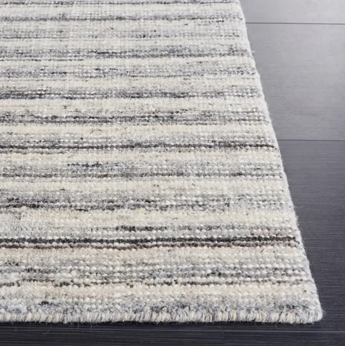 MIRAGE 462 IVORY  2'-3' x 8' Runner Rug