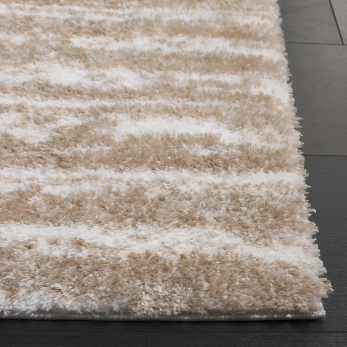 TAHOE SHAG 686 IVORY  2' x 8' Runner Rug