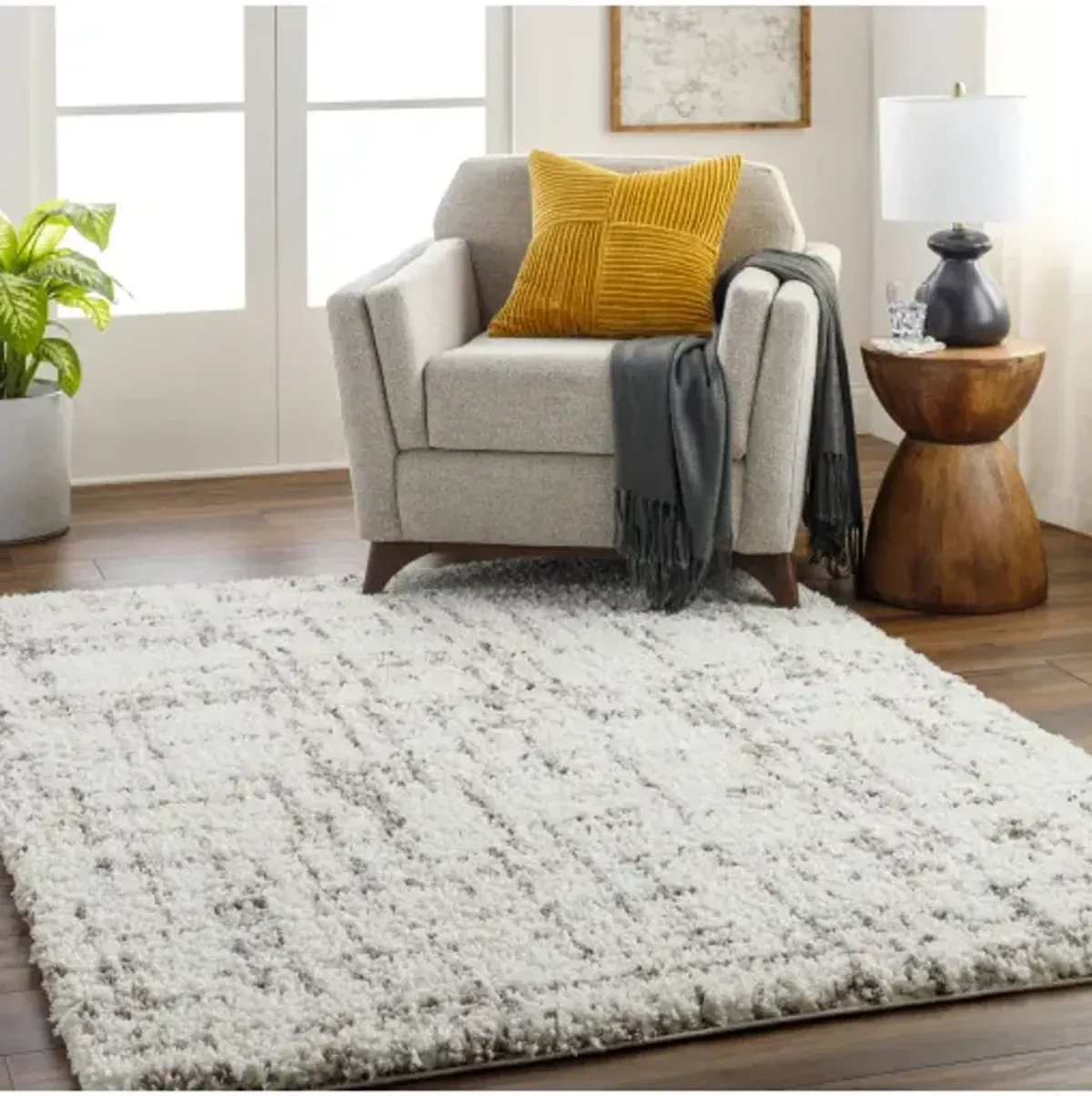 Ultra Shag UTG-2304 7'10" x 10' Machine Woven Rug