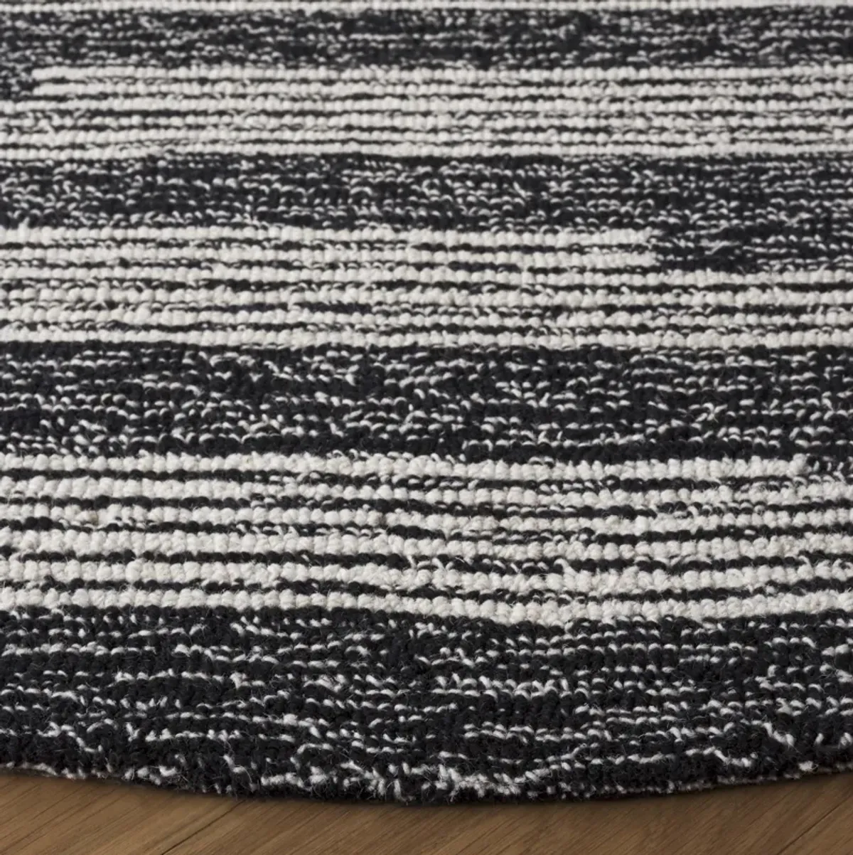 EBONY Hand Tufted 6' x 6' Round area rug