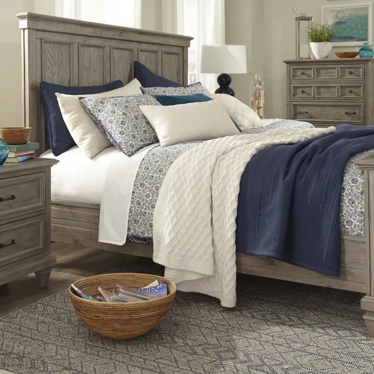 Lancaster Complete Queen Panel Bed