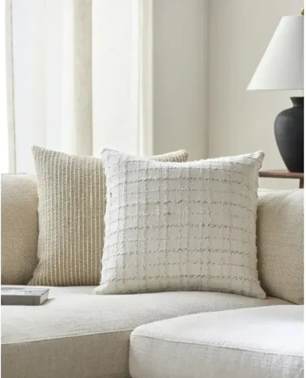 Greenville GNE-001 20"L x 20"W Accent Pillow