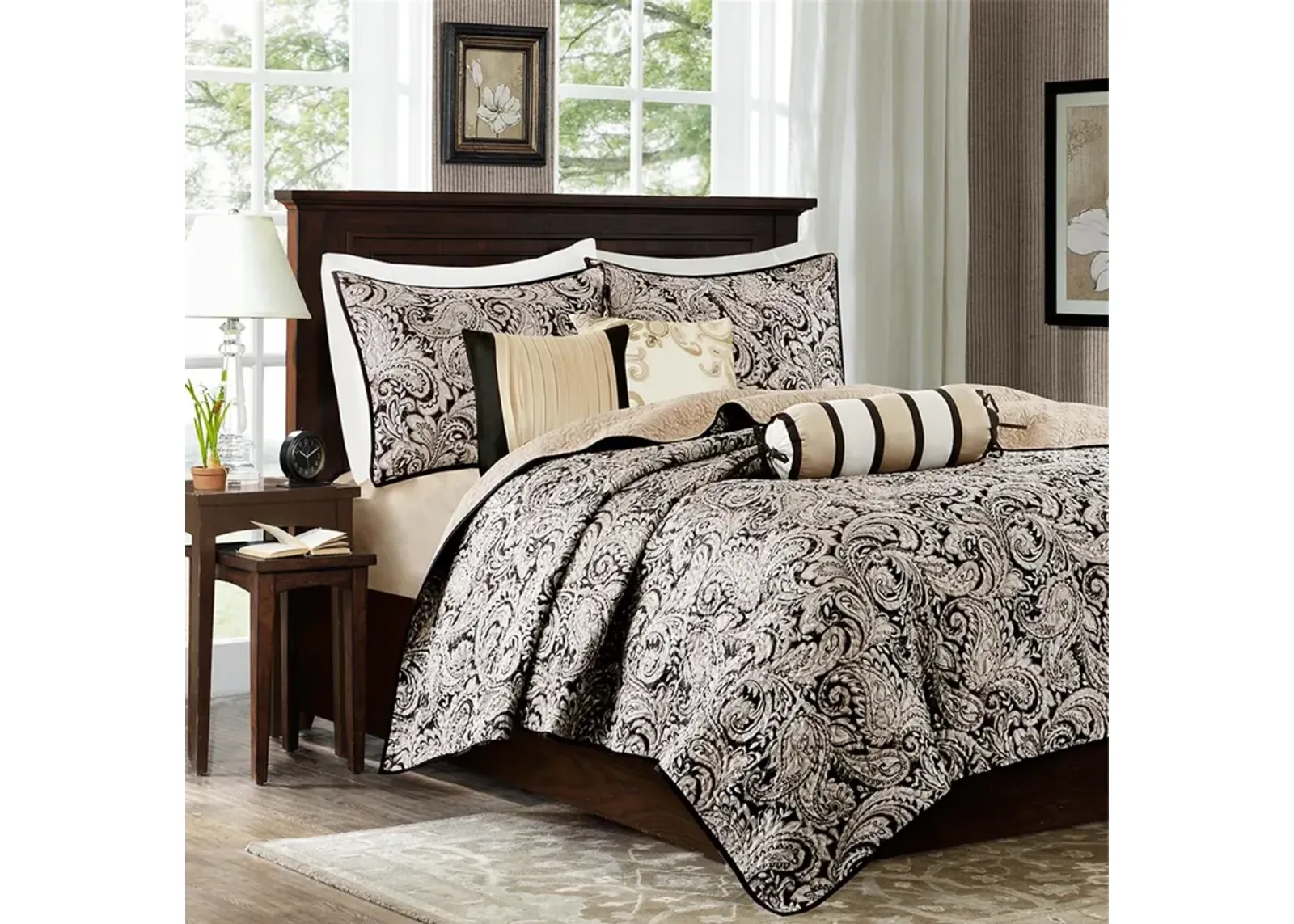 Madison Park Aubrey Black 6 Piece Jacquard Quilt Set with Throw Pillows