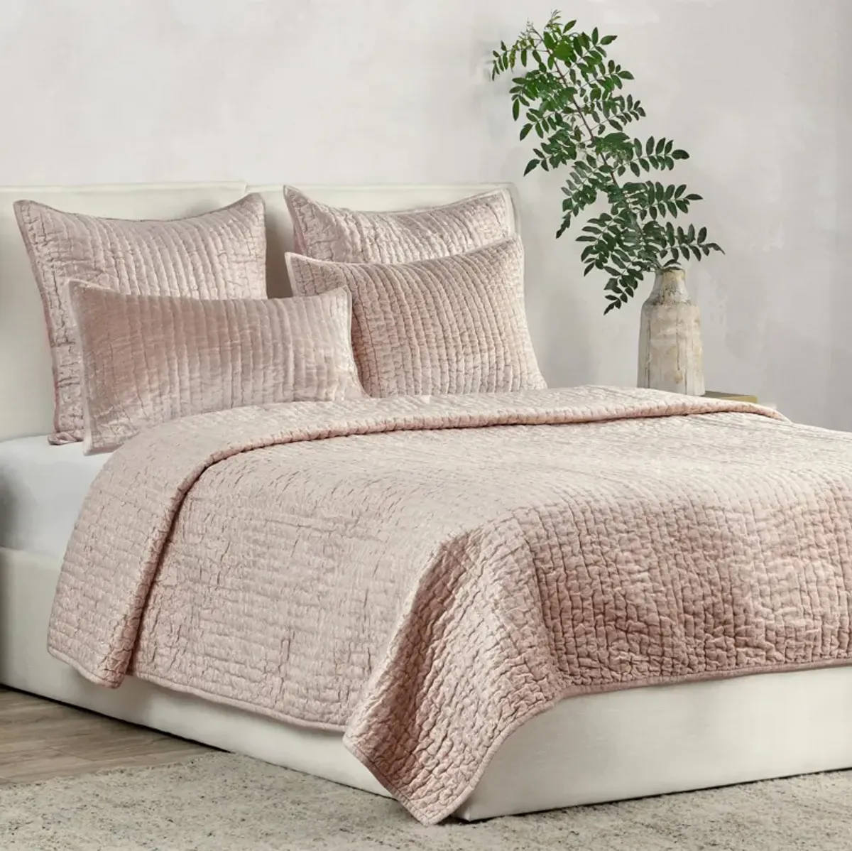 Dimitry 100% Rayon Velvet Bliss Pink King Quilt