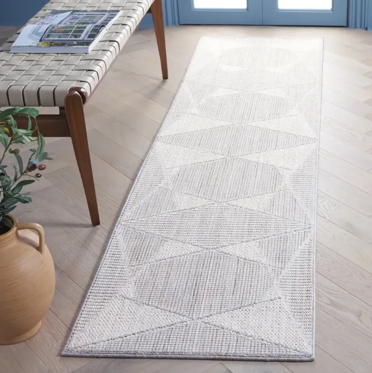 MSR1910 SERENITY GREY  2'-2' x 8' Runner Rug