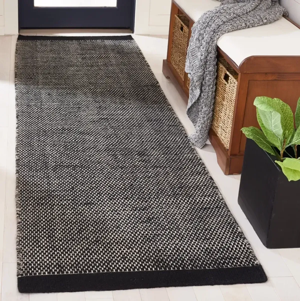 VERMONT 807 BLACK 2'-3' x 9' Runner Rug