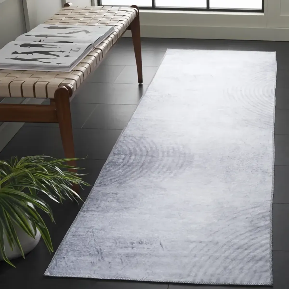 MALIBU 809 GREY 2'-6' x 8' Runner Rug