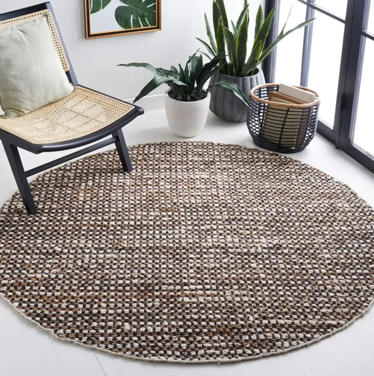 NATURA 349 BLACK  4' x 4' Round Round Rug