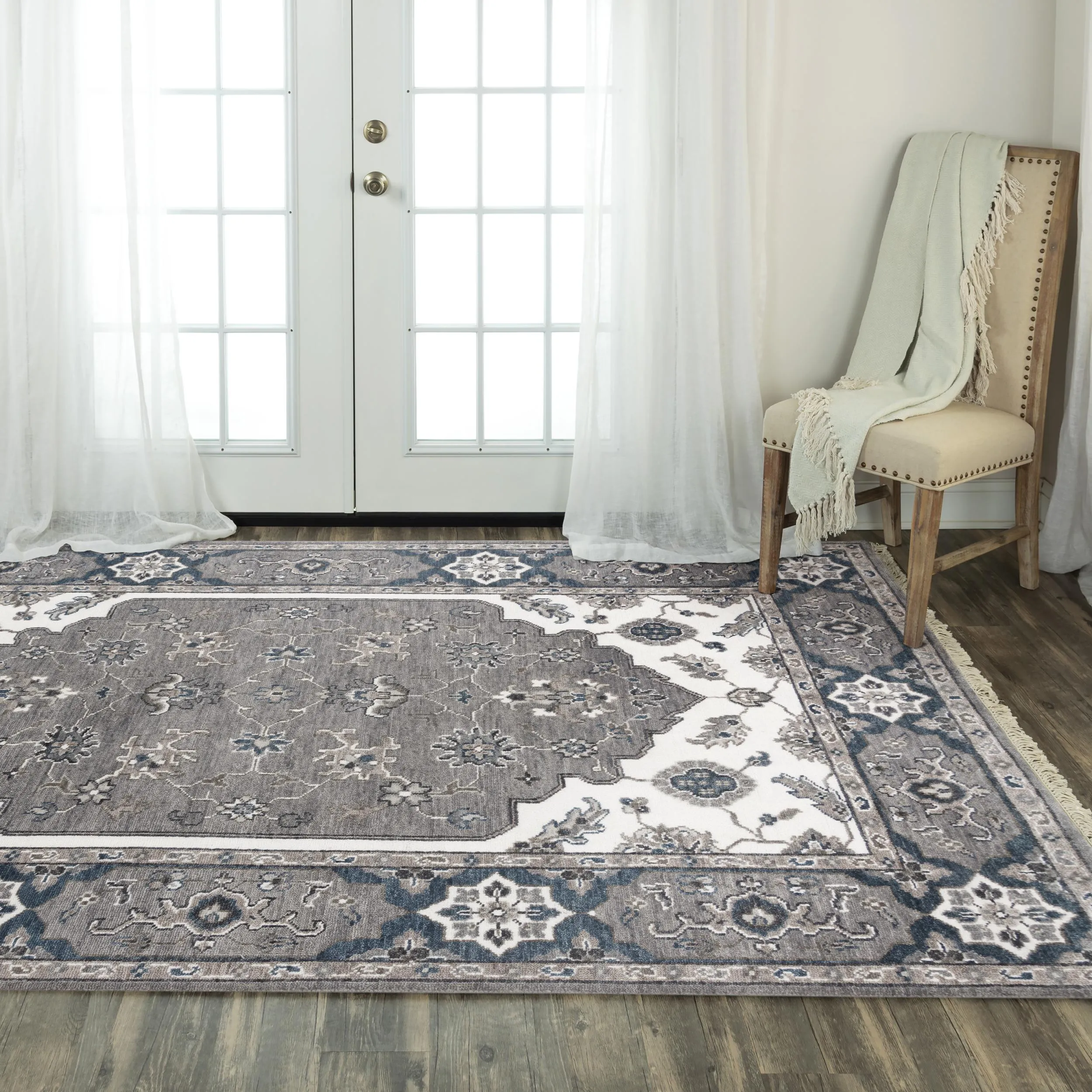 Historia Gray/Ivory Persian/Classic Wool 10' x 14' Rectangle Rug