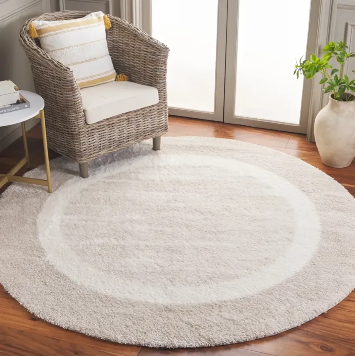 TAHOE SHAG 682 BEIGE  6'-7' x 6'-7' Round Round Rug