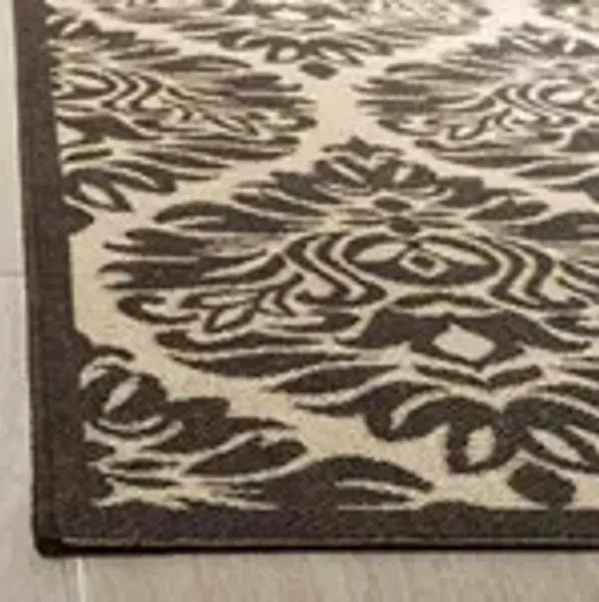 LINDEN 135 Brown 5'-3' X 7'-6' Medium Rectangle Rug