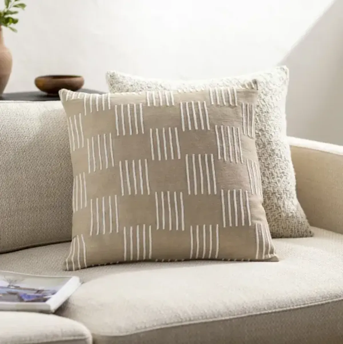 Layten LTE-001 20"L x 20"W Accent Pillow