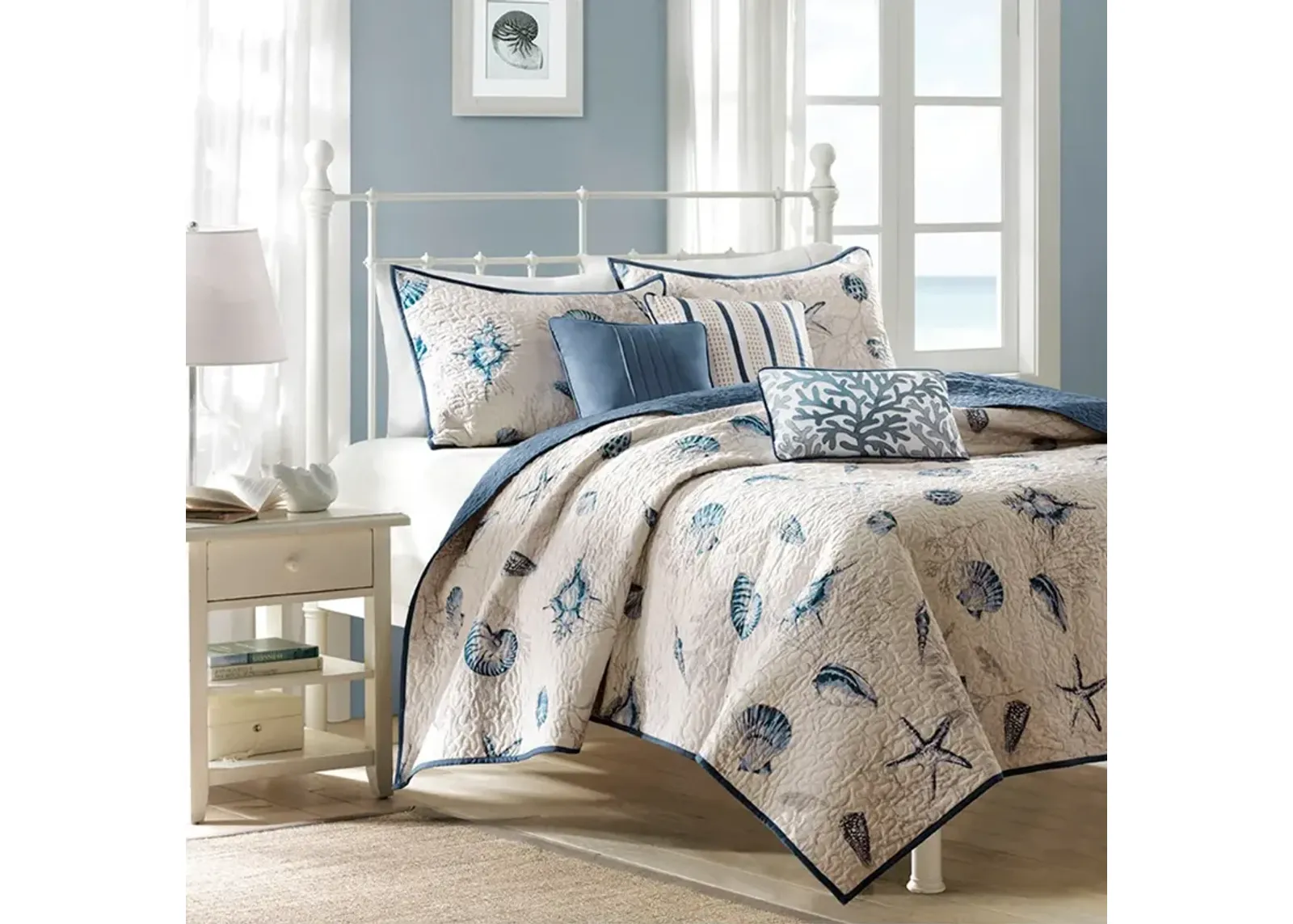 Madison Park Bayside Blue Quilt Set with Throw Pillows