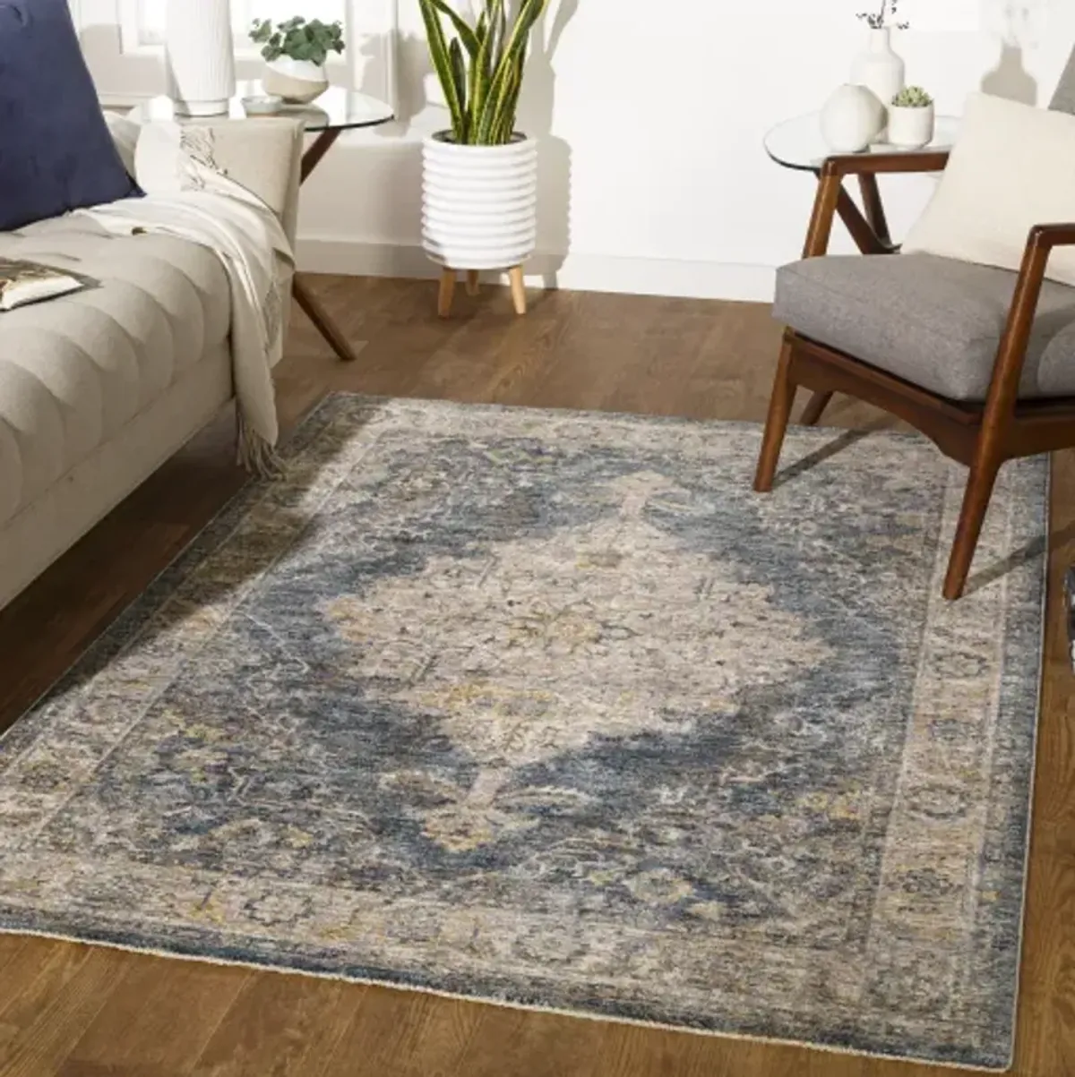 Mirabel MBE-2317 2'7" x 7'3" Rug