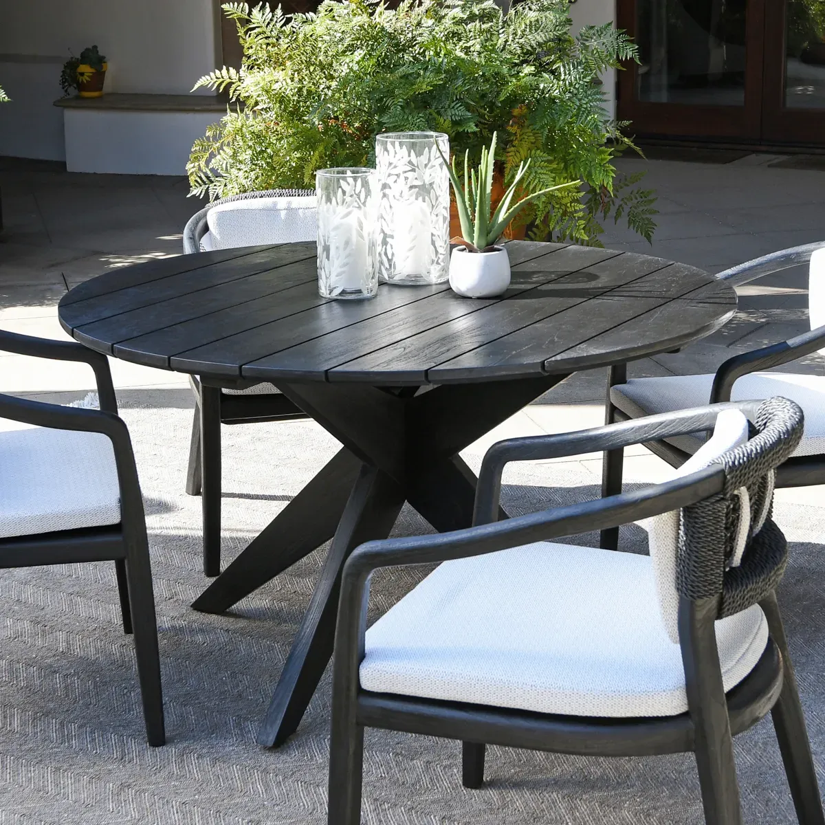 Alameda Outdoor Round Dining Table