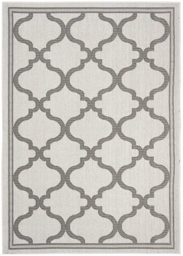 Safavieh BERMUDA 800 Collection BMU810B-7SQ Ivory / Grey 6'-7" X 6'-7" Square