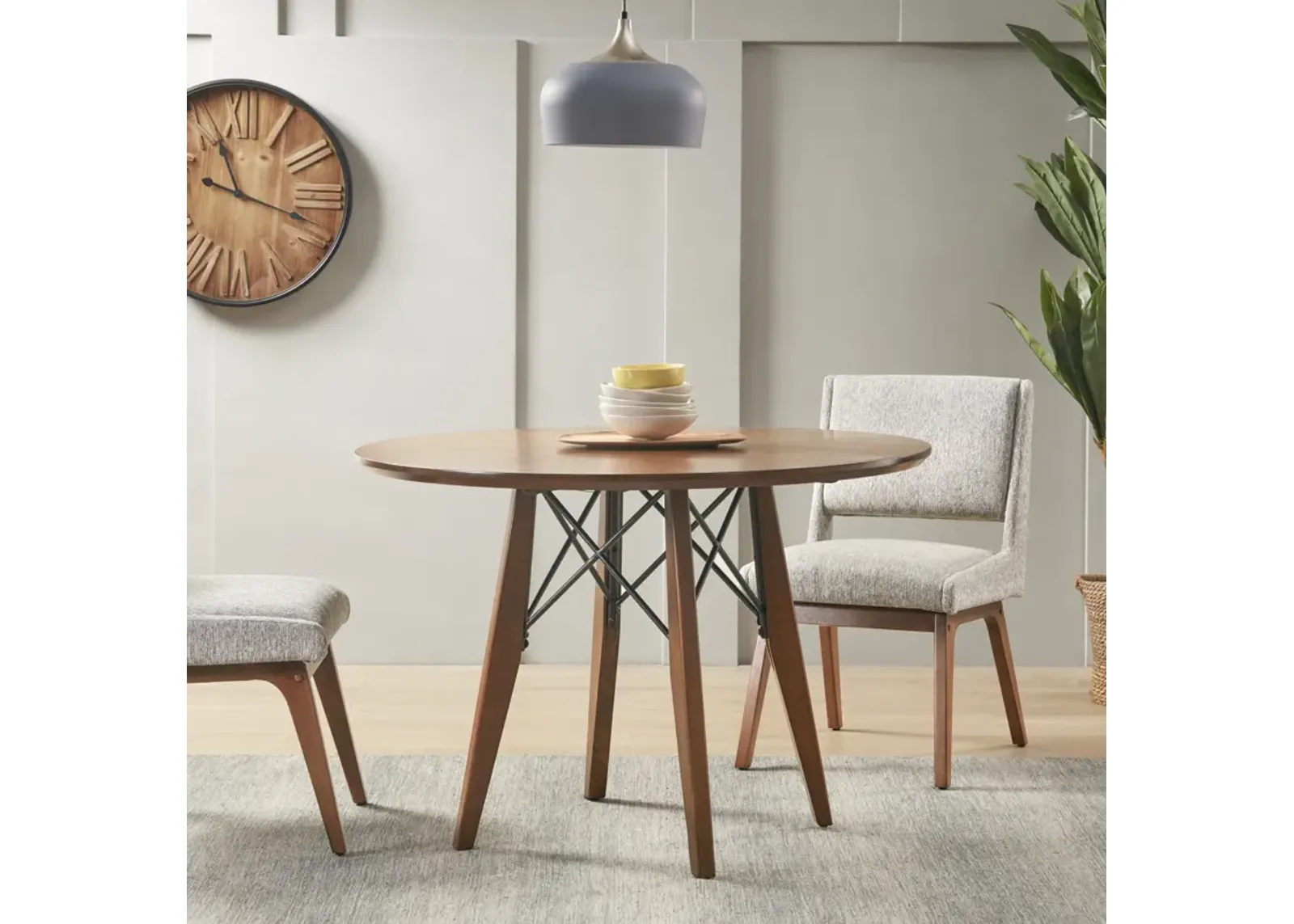 Clark/Boomerang Round Dining Set