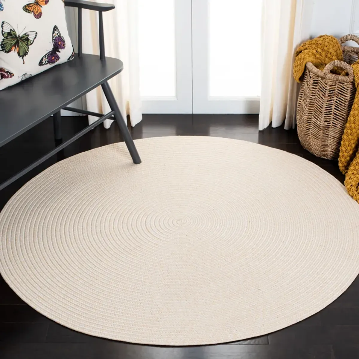 BRAIDED Hand Woven 9' x 9' Round area rug