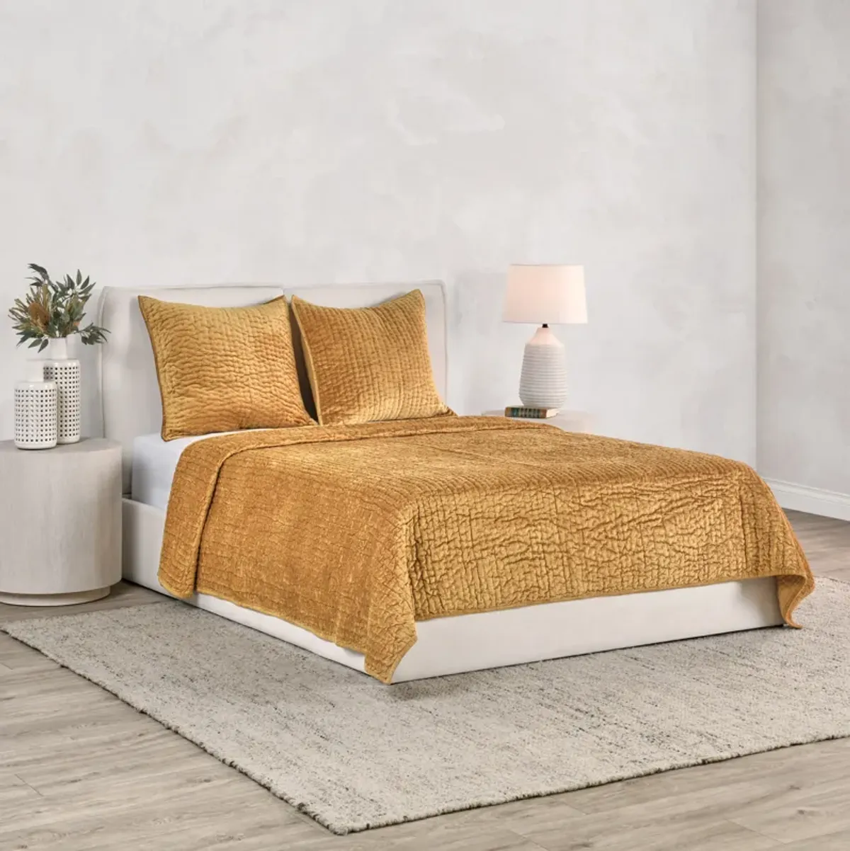 Bari Velvet Honey Gold 3pc Queen Quilt Set