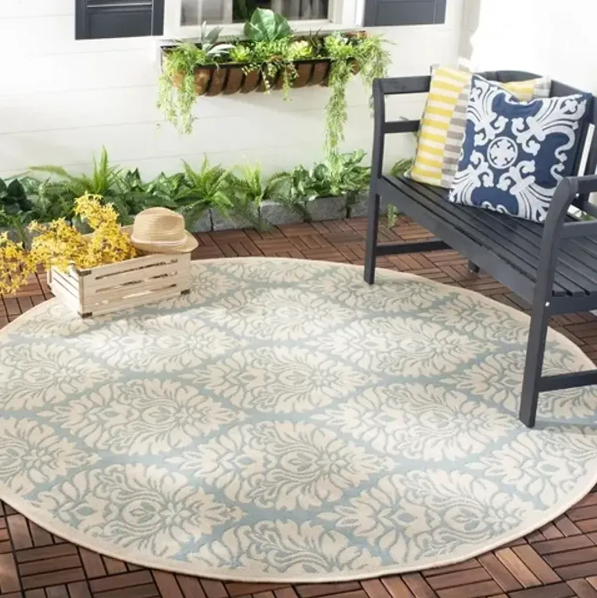 Safavieh BEACH HOUSE Collection BHS135K-6R Aqua / Cream 6'-7" X 6'-7" Round