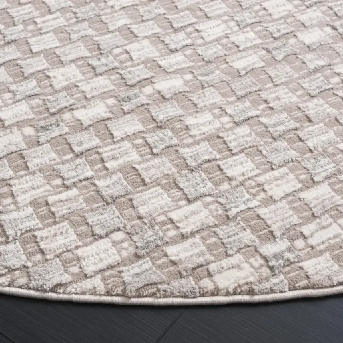 REVIVE 118 IVORY  6'-7' x 6'-7' Round Round Rug