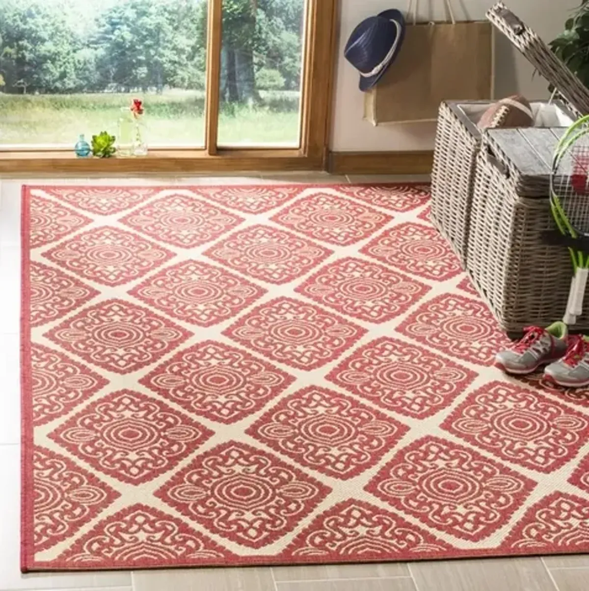 LINDEN 132 Collection LND132Q-5 Red / Creme 5'-3" X 7'-6"